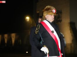 Pochód Lisa Majora i skok przez Skórę w Lwówku Śląskim