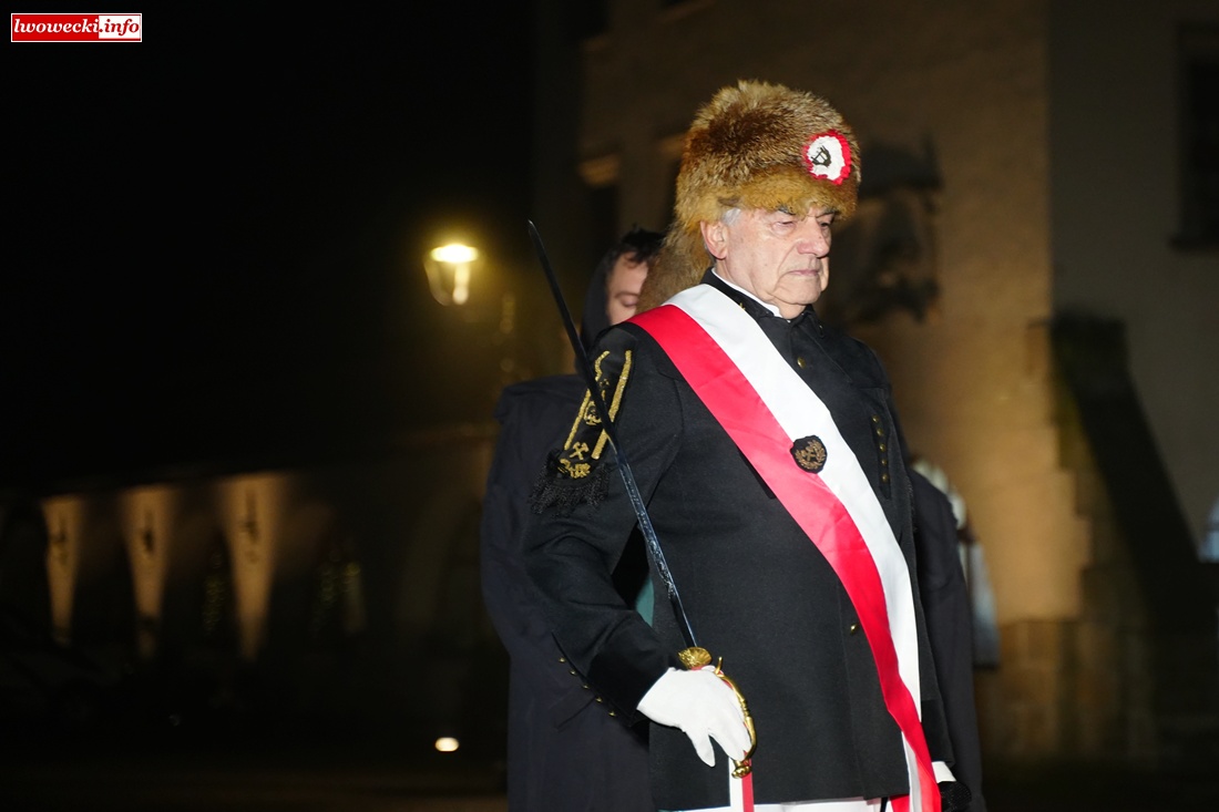 Pochód Lisa Majora i skok przez Skórę w Lwówku Śląskim