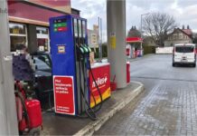 Na stacji paliw oblał się benzyną i chciał podpalić.