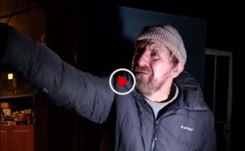 Żyje w warunkach urągających ludzkiej godności. WIDEO