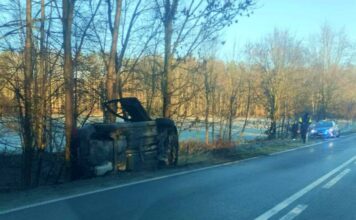 Uwaga ślisko na drogach. Kolejne dachowanie