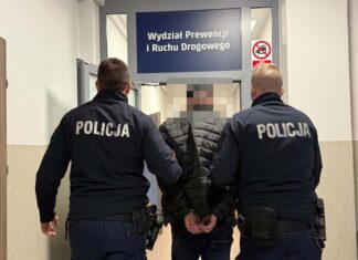 Chciał przekupić policjantów. Grozi mu teraz do 10 lat więzienia