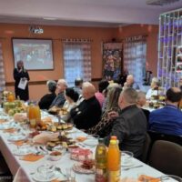Policjanci rozmawiali z seniorami o bezpieczeństwie