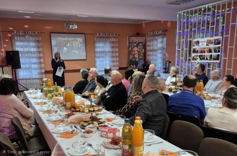 Policjanci rozmawiali z seniorami o bezpieczeństwie