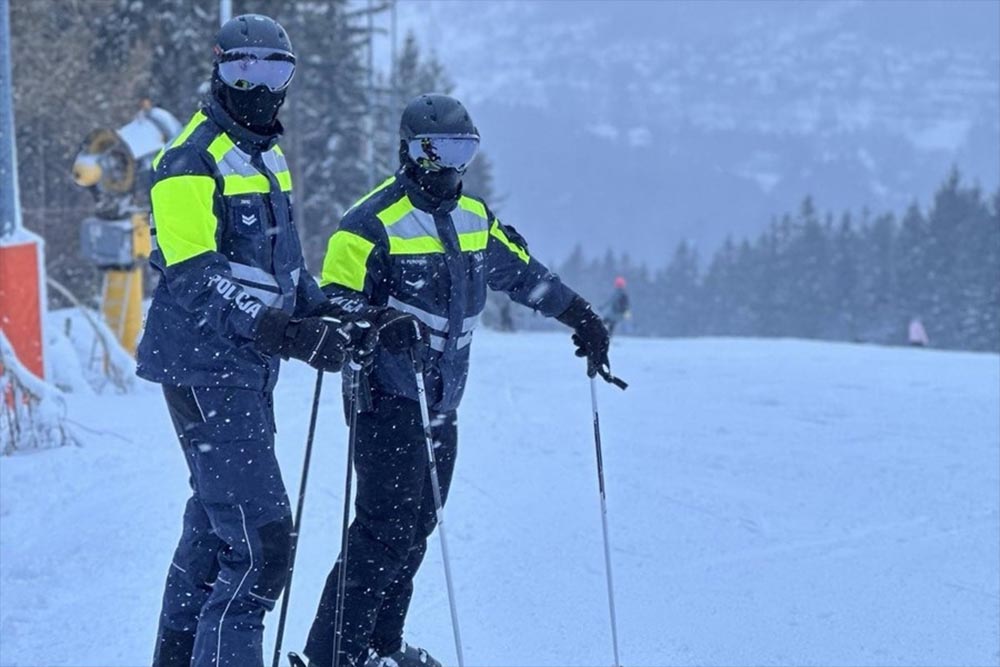 Wybierasz się na narty, snowboard? Policyjne patrole już są na stokach