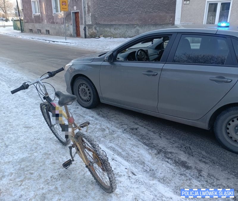 Slalomem po zaśnieżonej drodze