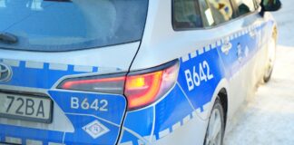 Chciała sprzedać dziecięce ubranka. Kosztowało ją to niemal 5 tys. zł.