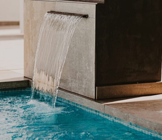 Właściwości zdrowotne polskich wód termalnych – gdzie i dlaczego warto z nich skorzystać?