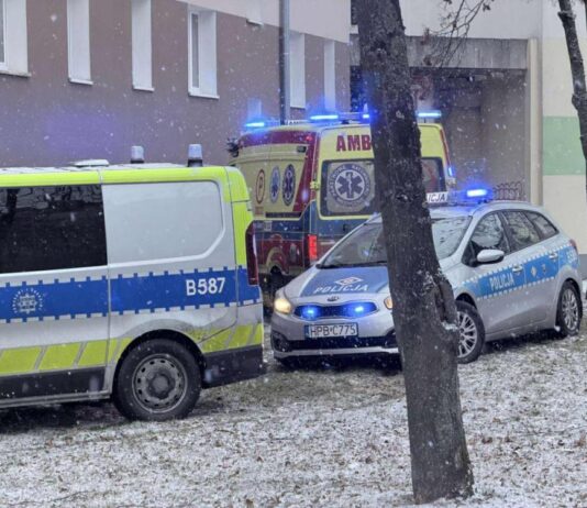 Kobieta wypadła z okna. Nie przeżyła