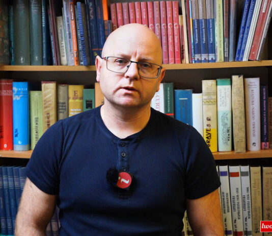 Gryfowska biblioteka nieco zmienia kierunek Łukasz Tekiela