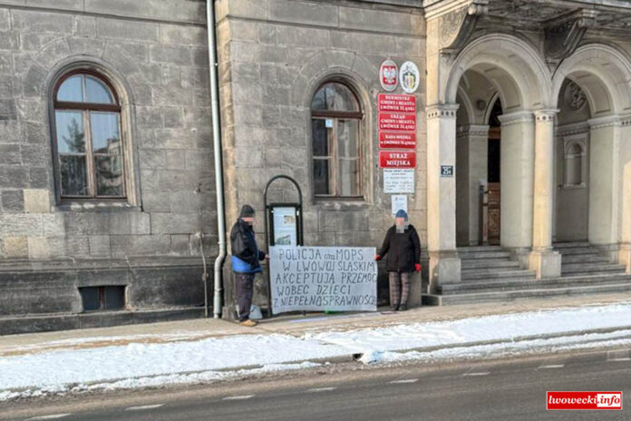 demonstracja protest lwówek urząd