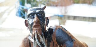 diabeł kuszenie rzeźba Giebułtów Mirsk 2026 4