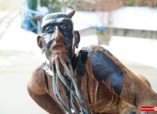 diabeł kuszenie rzeźba Giebułtów Mirsk 2026 4