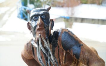 diabeł kuszenie rzeźba Giebułtów Mirsk 2026 4