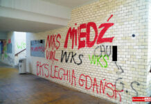 Nielegale graffiti w przejściu podziemnym