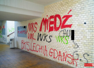 Nielegale graffiti w przejściu podziemnym
