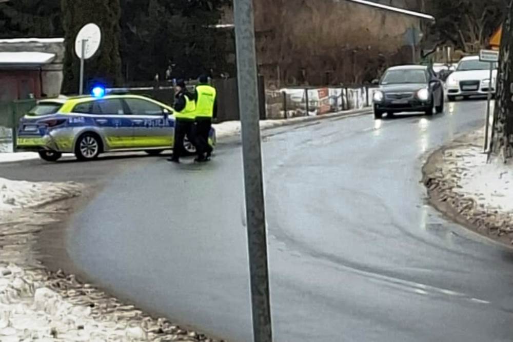 Wypadek koło Lwówka Śląskiego. Droga zamknięta.