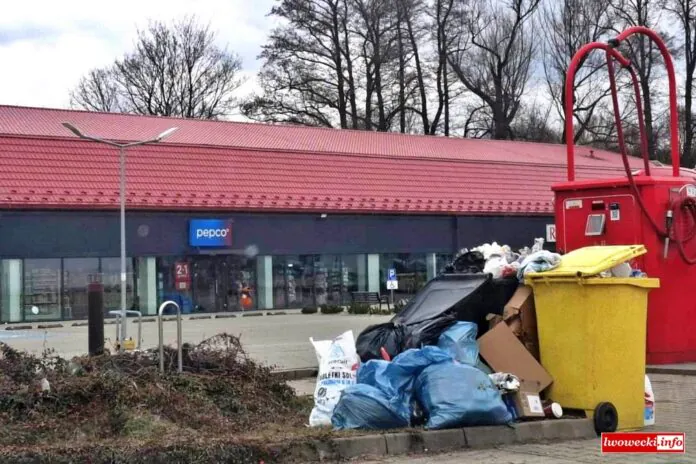 Centrum handlowe w Lwówku Śląskim, czy wysypisko śmieci