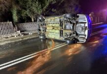 Trzy osoby zakleszczone w pojeździe