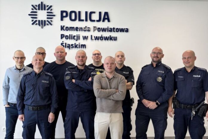 Policjanci z Lwówka Śląskiego solidarnie z dziećmi chorymi onkologicznie 1