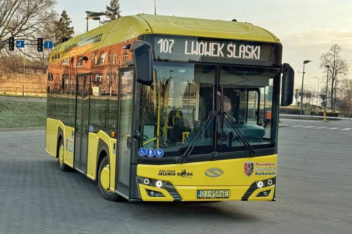 autobus pks jelenia góra autobus pks jelenia góra