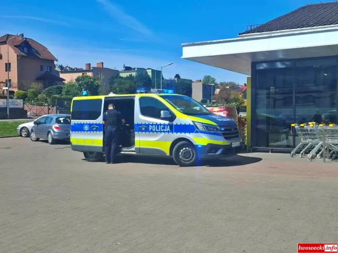 policja market Biedronka 1
