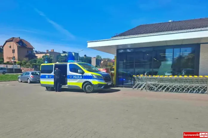 policja market Biedronka 2