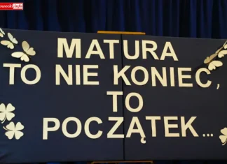 Wyniki egzaminów maturalnych 2026 – jak wypadły nasze szkoły? pozagnanie klas maturlanych zsoiz Lwowek 2026 01