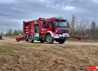 Samochód z przyczepą wpadł do wody i utonął