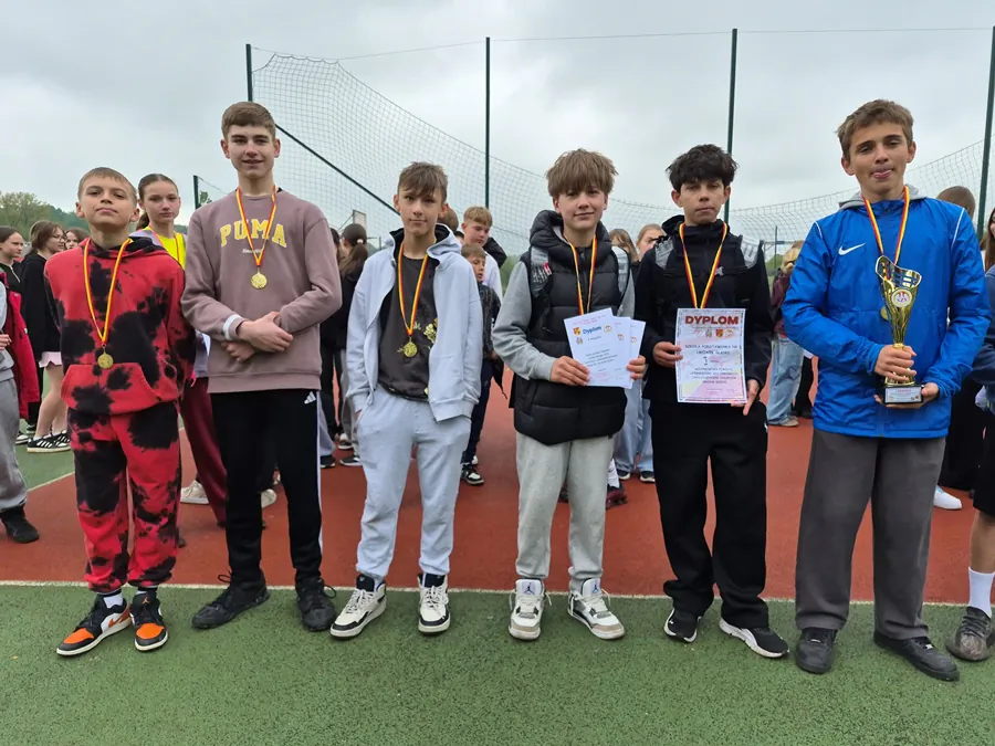 Mistrzostwa powiatu lwoweckiego SZS w lekkoatletyczny czworboj 10