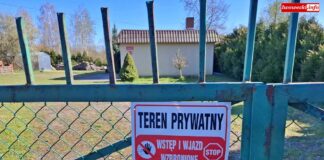 Zakaz wstępu na gminny plac zabaw – teren prywatny plac zabaw Rakowice Małe teren prywatny zakaz wstępu