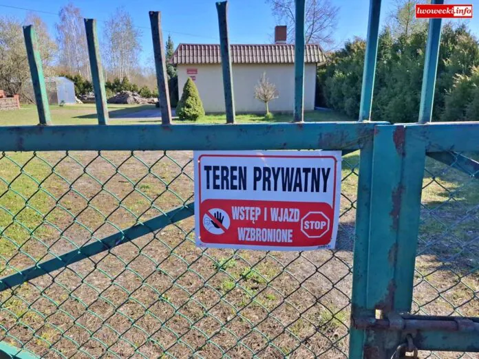 plac zabaw Rakowice Małe teren prywatny zakaz wstępu