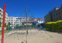 plac zabaw w Lwówku Śląskim ulica Mickiewicza 3