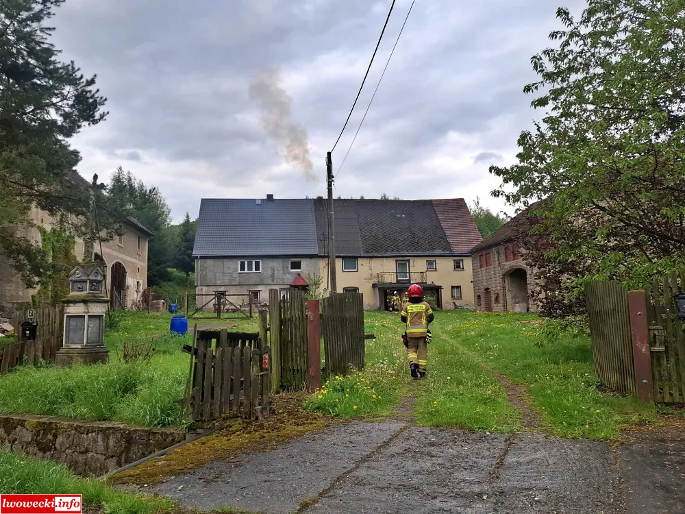 Na miejscu cztery zastępy straży 2 pozar komin przezdzieda 2