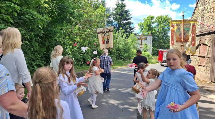 Ulicami miast i wsi przeszły procesje Bożego Ciała