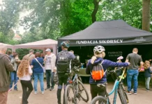 Deszcz nie przeszkodził we wspólnej zabawie. Tłumy odwiedziły rodzinny festyn