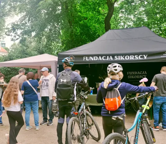 Deszcz nie przeszkodził we wspólnej zabawie. Tłumy odwiedziły rodzinny festyn
