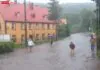 Deszcz zalewa ulice