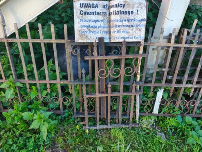 ogrodzenie cmentazra