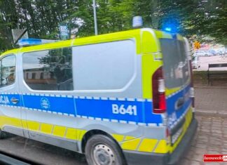 Passat zatrzymany przy dworcu autobusowym. Dlaczego? policja lwówek dworcowa