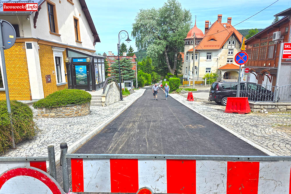 Świeradów odbudowuje się 1 świeradów ulica Piastowska
