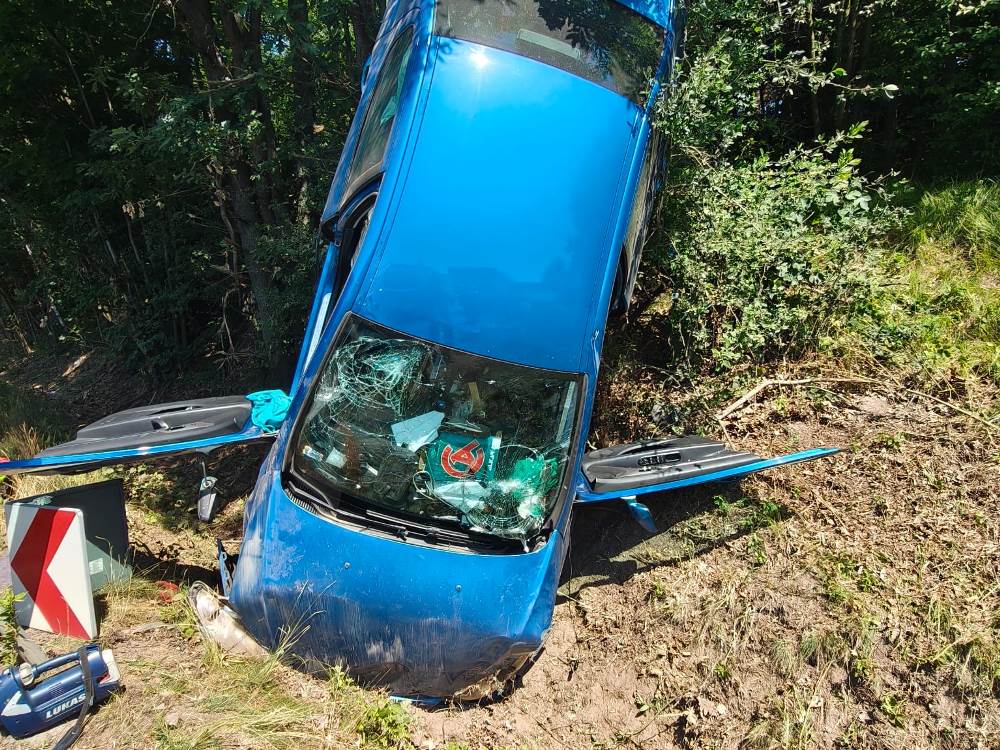 Wypadek na drodze wojewódzkiej. Na miejscu utrudnienia
