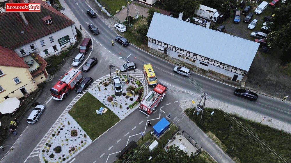 Wypadek na drodze wojewódzkiej. Utrudnienia na drodze 4 wypadek krobica 2026 05