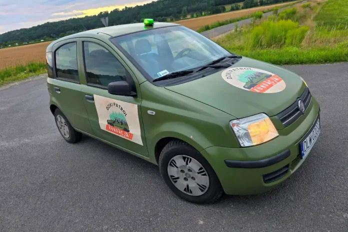 Samochód Fundacja Dziki Patrol 2