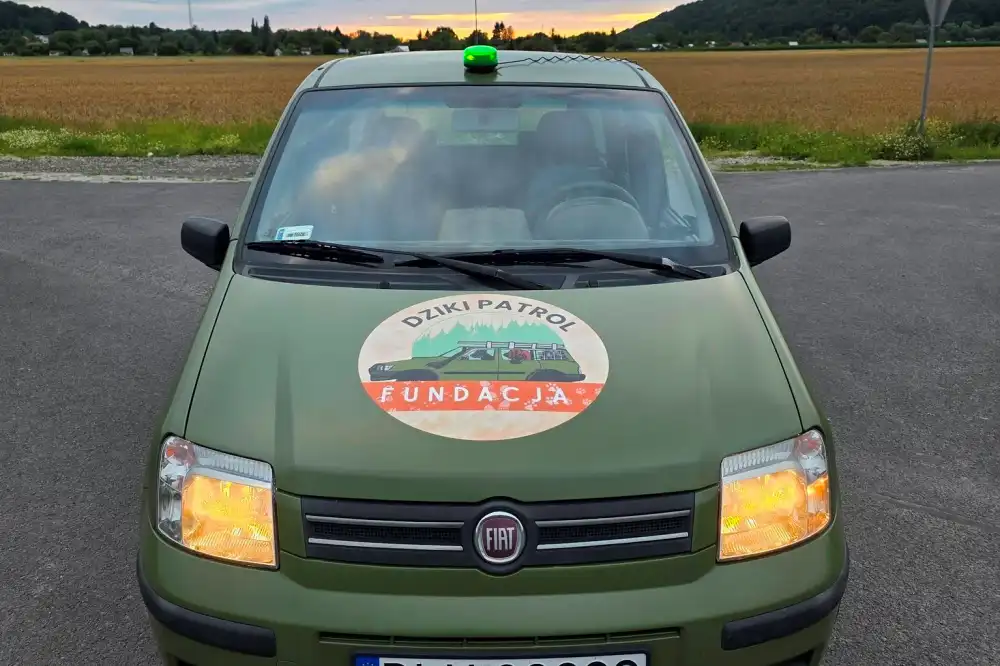 Dziki Patrol już na czterech kółkach 3 Samochod Fundacja Dziki Patrol 4