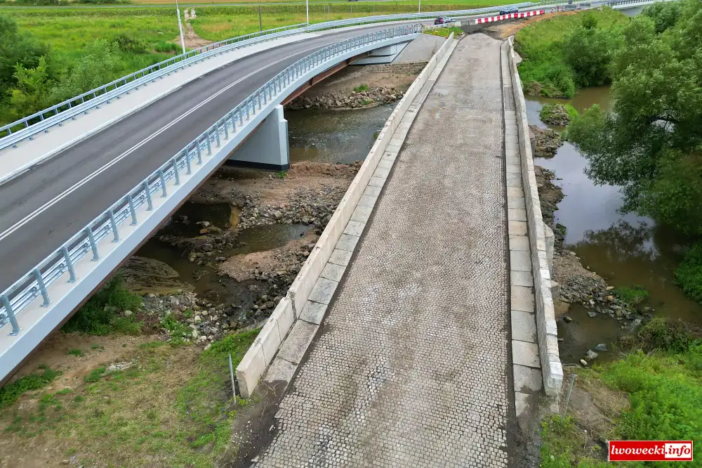 Drogowcy odsłonili bruk na zabytkowym moście