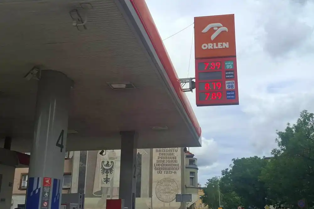 Ceny paliw znów rosną. Czy rząd powinien interweniować?